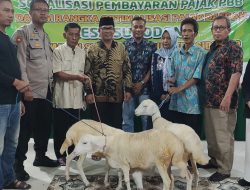 Pemberian Kambing Sebagai Bentuk penghargaan kepada Ketua RT Atas Pembayaran Pajak Bumi dan Bangunan (PBB) yang Cepat dan Lunas di Desa Sukodono