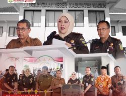 Kajati Jatim Mia Amiati Resmikan Gedung PTSP pada Kantor Kejari Kabupaten Madiun
