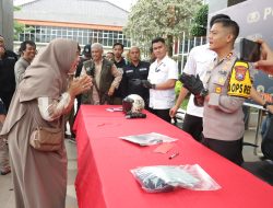 Senyum Seorang Ibu Rumah Tangga di Gresik Saat Polisi Temukan Motor dan Kembalikan Kurang dari 24 Jam