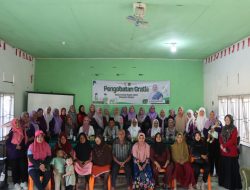 Memeriahkan Hari Jadi Kab. Kampar Ke-75 Tahun 2025, BKMT Kab. Kampar Laksanakan Pengobatan Gratis Bagi Lansia Di Desa Kualu Tambang.