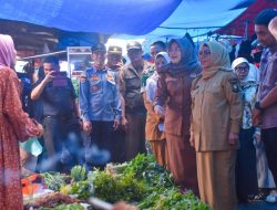 Tinjau Pasar Kuok Jelang Ramadhan, Wakil Bupati Dr. Misharti ; Alhamdulillah Harga Sembako dan Bahan Pokok Stabil.