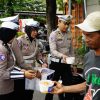 Kepedulian Satlantas Polres Gresik Kepada Warga melalui Jumat Berkah