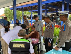 Operasi Keselamatan Semeru 2025, Polres Kediri Gelar Tes Urine di Terminal Pare