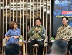 KEIND Gelar Outlook Ekonomi 2025, Wamen Viva Yoga Ajak Pelaku Usaha Investasi di Kawasan Transmigrasi