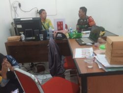 BABINSA KORAMIL 0817/13 UJUNG PANGKAH GELAR KOMSOS DENGAN PERANGKAT DESA PANGKAH WETAN