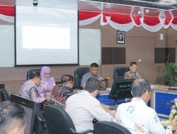 Bupati Kampar Ahmad Yuzar Pimpin Rapat Pembahasan Lanjutan Penyesuaian Pendapatan dan Efisiensi Belanja Daerah dalam APBD Tahun Anggaran 2025.