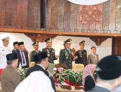 Pangdam V/Brawijaya Hadiri Sertijab Gubernur Jatim