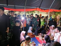 Wagub Jatim Kunjungi Tenda Pengungsian Warga Terdampak Banjir Luapan Kali Lamong