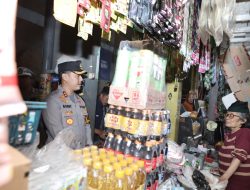 Kapolres Lamongan Bersama Dinas Perdagangan Sidak Pasar Sidoharjo, Pastikan Harga dan Stok Bahan Pokok Stabil Jelang Idul Fitri