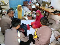 Polri Peduli: Kapolsek Asemrowo Kunjungi Warga yang Menderita Stroke dan Guru Ngaji yang Lumpuh