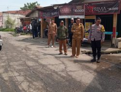 Kepala Desa Muktiwari Tinjau Jalan Rusak, Akan Segera Dilakukan Pengecoran Jalan Bulak Kunyit
