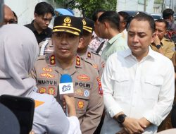 Polres Pelabuhan Tanjungperak Dampingi Pemkot Surabaya Segel Gudang Sentoso Seal