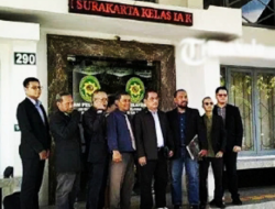 Di Gugat : Ijazah SMA Jokowi Di PN Solo, KPU Solo hingga UGM Turut Tergugat