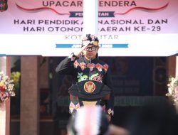 Pimpin Upacara Hardiknas di Pemkot Blitar, Wamendagri Bima Arya Ingatkan Kembali Semangat Ki Hajar Dewantara