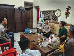 Dukung Proses Pemulihan, Kapolres Nganjuk Jenguk Kasat Binmas di Prambon