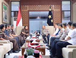 Kapolda Jatim Terima Kunjungan Kajati Perkuat Sinergitas Antar Lembaga Penegak Hukum