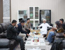 Perkuat Sinergi Ulama dan Kepolisian, Kapolres Pelabuhan Tanjung Perak Silaturahmi ke Yayasan Pondok Pesantren Miftachus Sunnah.