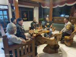 Kapolsek Nganjuk Kota Sambangi Padepokan PSHT, Bangun Sinergi Lewat Program Soko Guru