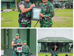 Kodim 0817/Gresik Gelar Upacara 17-an, Serka Muhadi Raih Penghargaan Prajurit Berprestasi dari KASAD