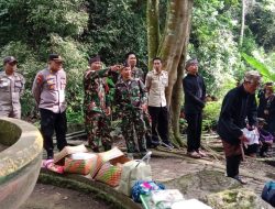 Polres Probolinggo Kawal Kegiatan Adat Mendak Tirta di Air Terjun Madakaripura Jelang Yadnya Kasada