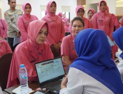 Bersama Bhayangkari, Anggota Polrestabes Surabaya Antusias Donor Darah Sambut HUT Bhayangkara ke-79