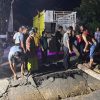 Cuaca Ekstrem Lumpuhkan Trenggalek, TNI-Polri dan Warga Bahu-Membahu Bangun Jembatan