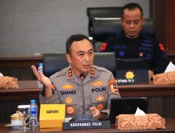Kapolri Berikan Pelayanan Kesehatan Gratis Bagi Ribuan Orang Hari Ini