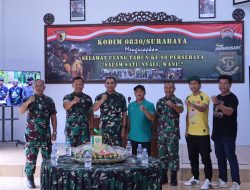 Di Hari Ulang Tahun Persebaya Ke-98, Kodim Surabaya Terima Tumpeng sebagai Simbol Persaudaraan