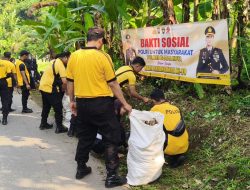 Polres Blitar Kota Gandeng Perguruan Silat Bersihkan Lingkungan Sambut Hari Bhayangkara ke -79