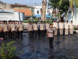 Peringati HUT Bhayangkara ke-79, Polres Tanjung Perak Tabur Bunga di TMP Wage Rudolf Supratman