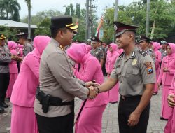 Siraman Air Bunga Warnai Kenaikan Pangkat 80 Personel Polres Nganjuk