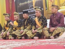 Wakili Bupati Kampar, Staf Ahli Riedel Fitri Hadiri Penganugerahan Gelar Kehormatan Adat Melayu Riau Kepada Kapolri Jenderal Listyo Sigit Prabowo.