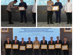 Kementerian Desa PDT Beri Penghargaan Polda Banten dan Polresta Sidoarjo