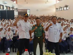Danramil Duduksampeyan Berikan Materi Wawasan Kebangsaan kepada Peserta MPLS SMKN 1 Duduksampeyan