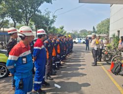 Ops Patuh Semeru 2025: Polres Tanjung Perak Sosialisasi Tertib Lalu Lintas di Patra Niaga Depo Pertamina.