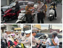 Polisi Menyapa : Operasi Patuh Semeru 2025 Polres Jember Sebar Brosur Edukasi Tertib Lalin Bagi Pengguna Jalan