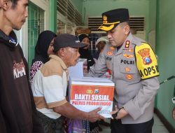 Kapolres Probolinggo Serahkan Bantuan Untuk Warga Terdampak Gempa di Tiris