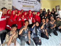 UMKM Tanjung Perak ‘Naik Kelas’! Mahasiswa KKN UPNVJT Bawa Warga Melek Digital