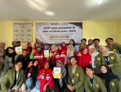 Mahasiswa KKN UPNVJT Kolaborasi Bersama Warga Tanjung Perak : Ubah Limbah Organik Jadi Solusi Ramah Lingkungan Lewat Eco Enzyme