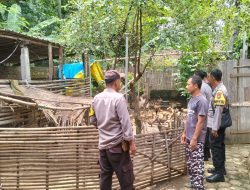 Bhabinkamtibmas Desa Sonopatik Dukung Ketahanan Pangan Lewat Pendampingan Ternak Bebek