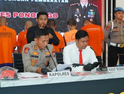 Polres Ponorogo Berhasil Ungkap Pencurian Modus Pecah Kaca Mobil Tersangka Ditangkap di Batam