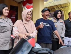 Senyum Sumringah Korban Curanmor di Kota Malang Saat Polisi Temukan dan Kembalikan Motor yang Hilang