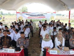 Polres Nganjuk Dukung Penanaman Jagung Serentak Bersama Santri se-Jatim, Dorong Kemandirian Pangan