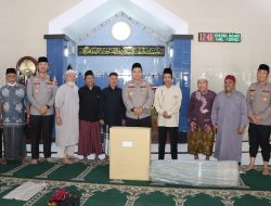 Kapolres Nganjuk Safari Jumat di Masjid Al-Muttaqien, Sosialisasikan Layanan Hotline dan Lapor Kapolres