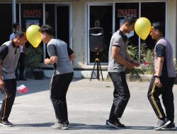 Semarak HUT ke-80 RI, Polres Pelabuhan Tanjung Perak Tumbuhkan Kebersamaan Lewat Perlombaan