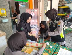 Warga Antusias Layanan Hapus Tato Gratis Polres Situbondo Sambut HUT Polwan ke – 77