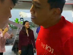 Suasana Hotel Urban pemuda pada Jumat (15/8/2025) sore dipenuhi  tawa, sorak sorai, dan semangat kebersamaan.