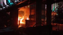 Demo Semakin Tak Terkendali Pengunjuk Rasa Bakar Halte Di Jalan Sudirman Pvn