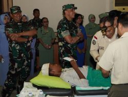 Danrem 084/Bhaskara Jaya Tinjau Langsung Baksos, Khitanan Massal, dan Pengobatan Gratis