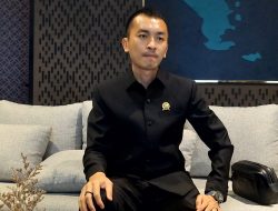 Beli Handphone Mewah Pakai Uang Rakyat, Ketua DPRD Pesawaran Achmad Rico Julian Angkat Bicara